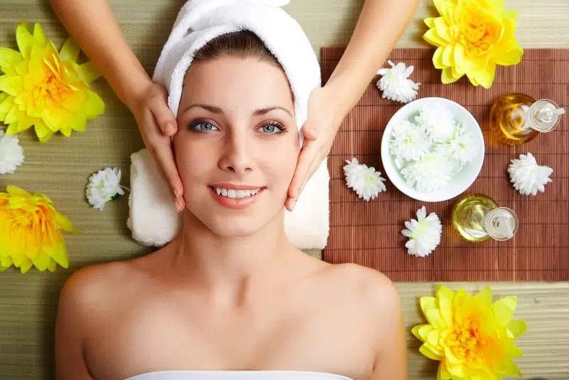 Comment travailler dans le domaine de la beauté