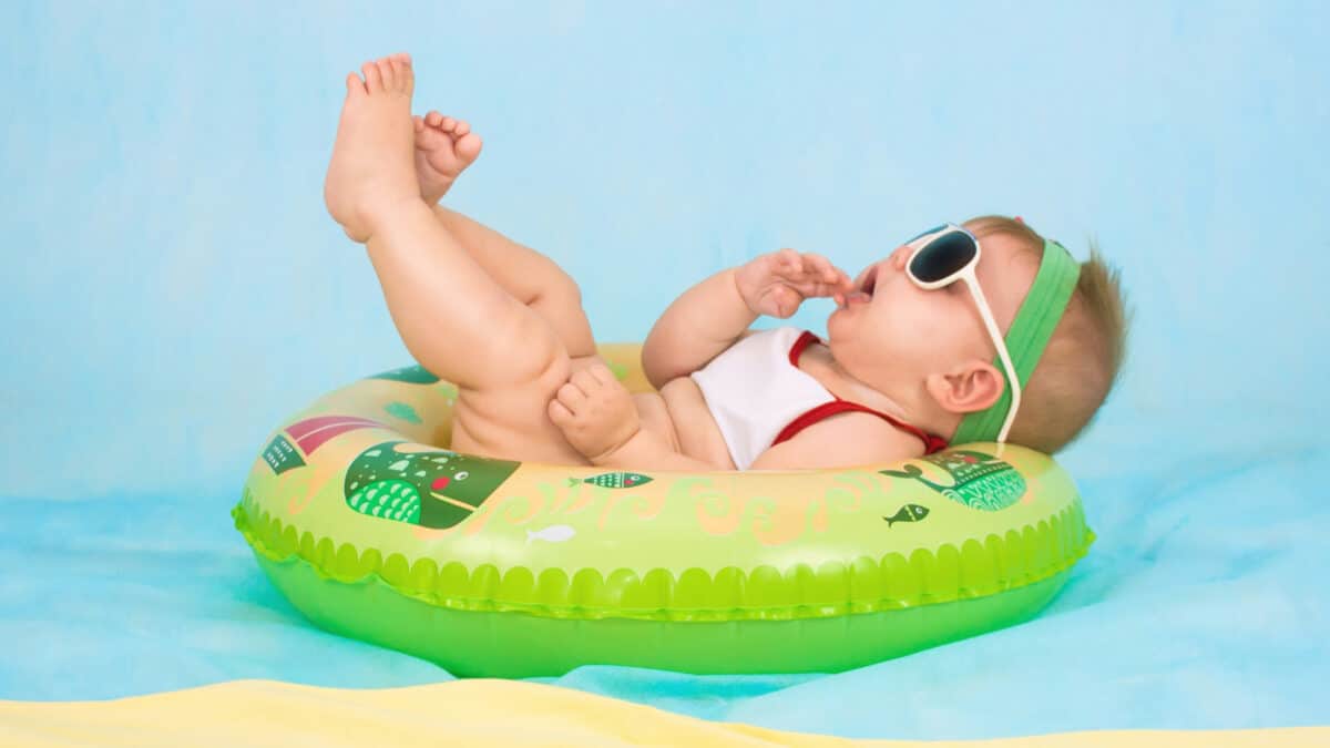 Arrêtez de vous inquiéter : la tenue anti-UV pour bébé est là pour le protéger !
